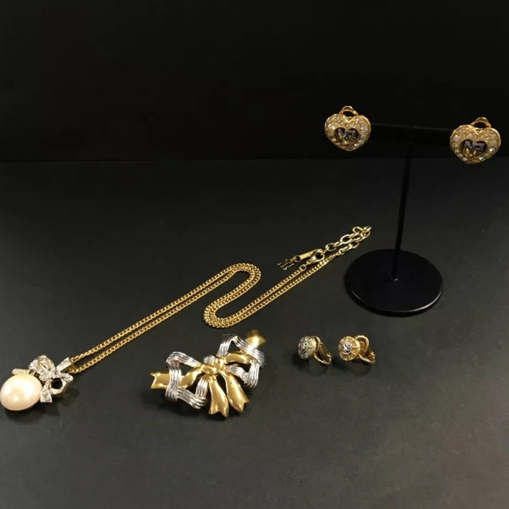 NINA RICCI Gold Tone Necklace Earrings Brooch 4 Set (heart earrings missing 4gem